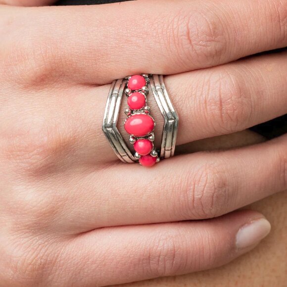 Paparazzi Jewelry Accessories - Show-Stopping ​Chevron - Pink Ring - Vintage - Picture 1 of 4